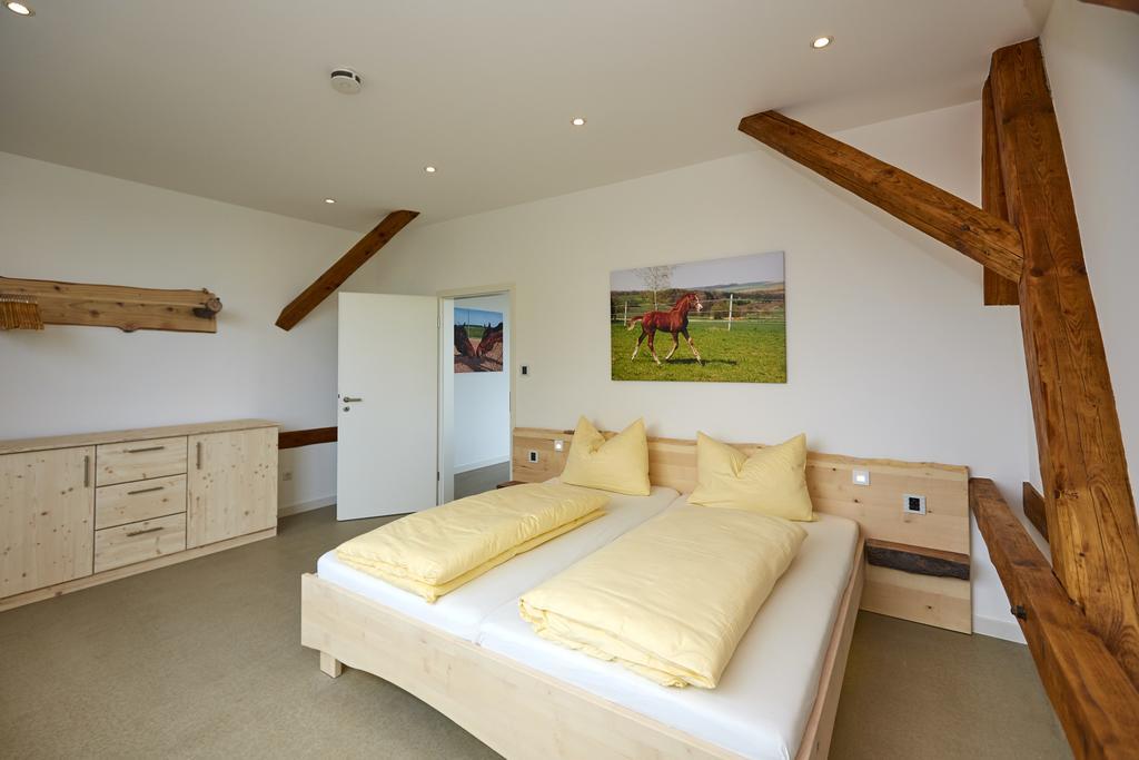 Urlaubsreiterhof Trunk Apartment Igersheim ภายนอก รูปภาพ