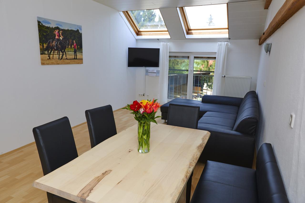 Urlaubsreiterhof Trunk Apartment Igersheim ภายนอก รูปภาพ