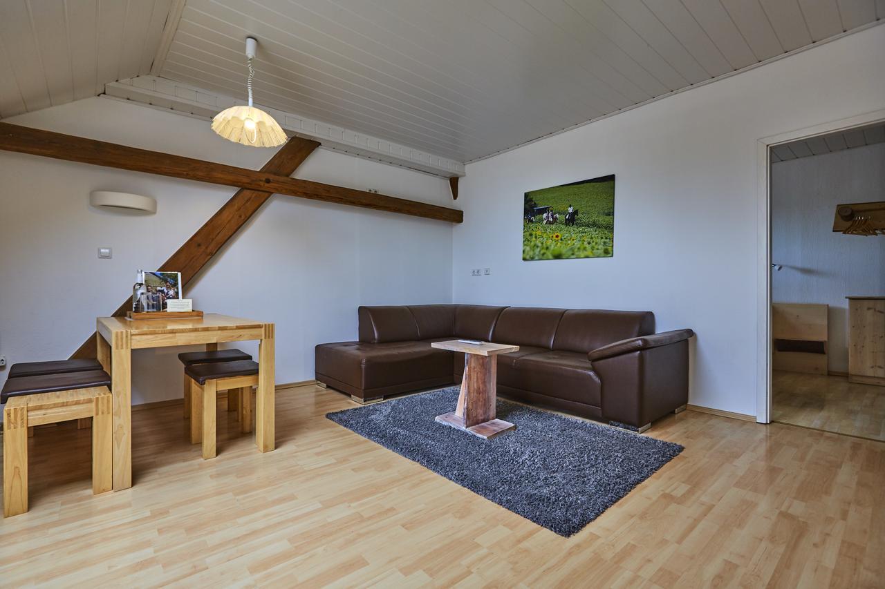 Urlaubsreiterhof Trunk Apartment Igersheim ภายนอก รูปภาพ