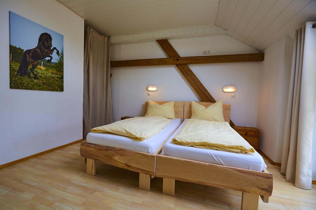 Urlaubsreiterhof Trunk Apartment Igersheim ภายนอก รูปภาพ