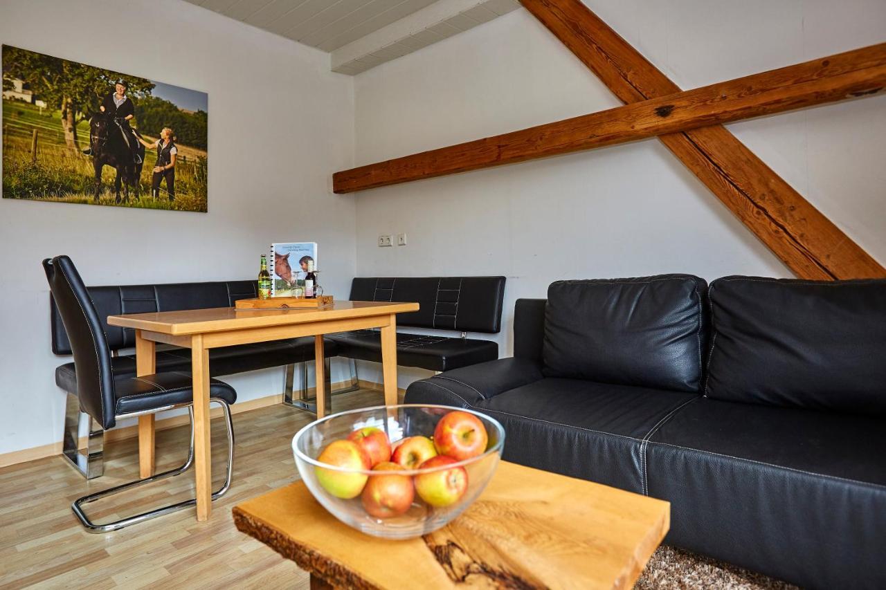 Urlaubsreiterhof Trunk Apartment Igersheim ภายนอก รูปภาพ